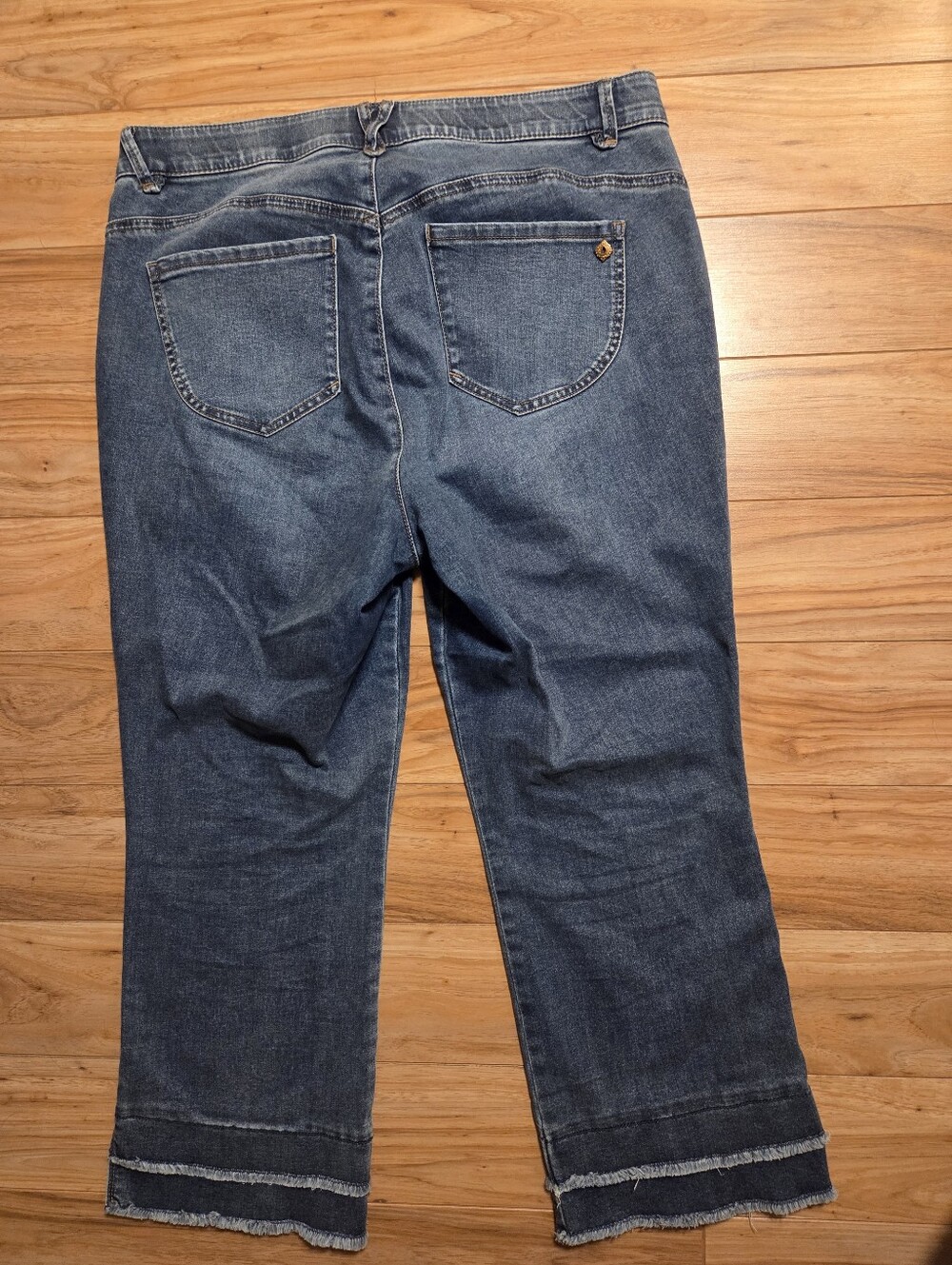 Democracy Ab Technology High Rise Tiered-Hem Flare Jeans Size 18W - Picture 7 of 9